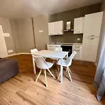 Hh Hermoso Housing 阿斯蒂