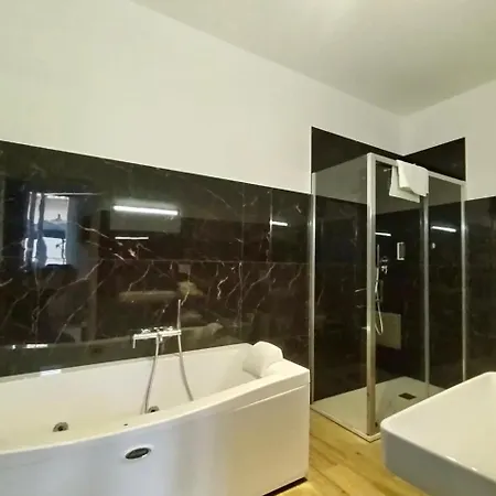 Hh Hermoso Housing Appartamento Asti